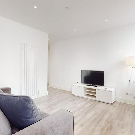 Spacious Two Bedroom Apartment With Valley Views Abertillery Exterior foto